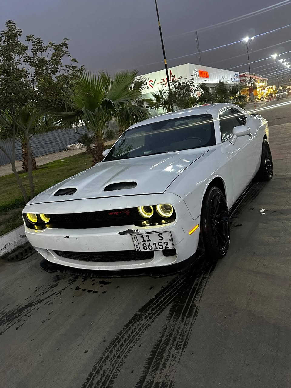 السلام عليكم
موديل 19 وارد أمريكي
حادث أمامي
مصبوغه حزام سياره كامله
تخم تاير جديد 
تاير الخلفي 315
شفتات رياضي
ماشيه 115 ml
مكان بغداد
سعره 145 وبيه مجال
***********
