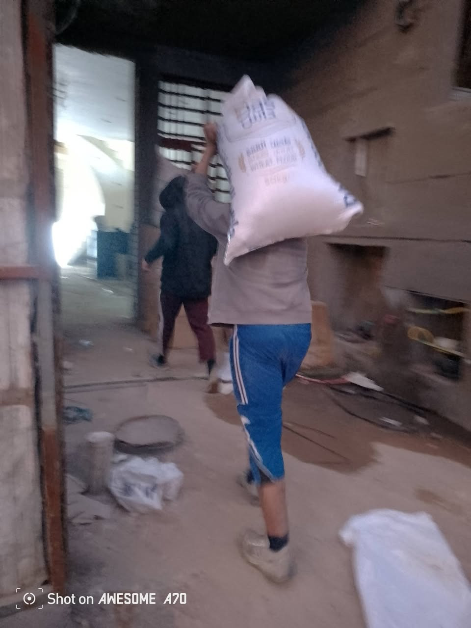 سلام عليكم تصعيد مواد بناء تنزيل قلع شتايكر تفليش تنضيف بسعار مناسبة نشتغل كرخ ورصافه ***********تصل وتدلل
