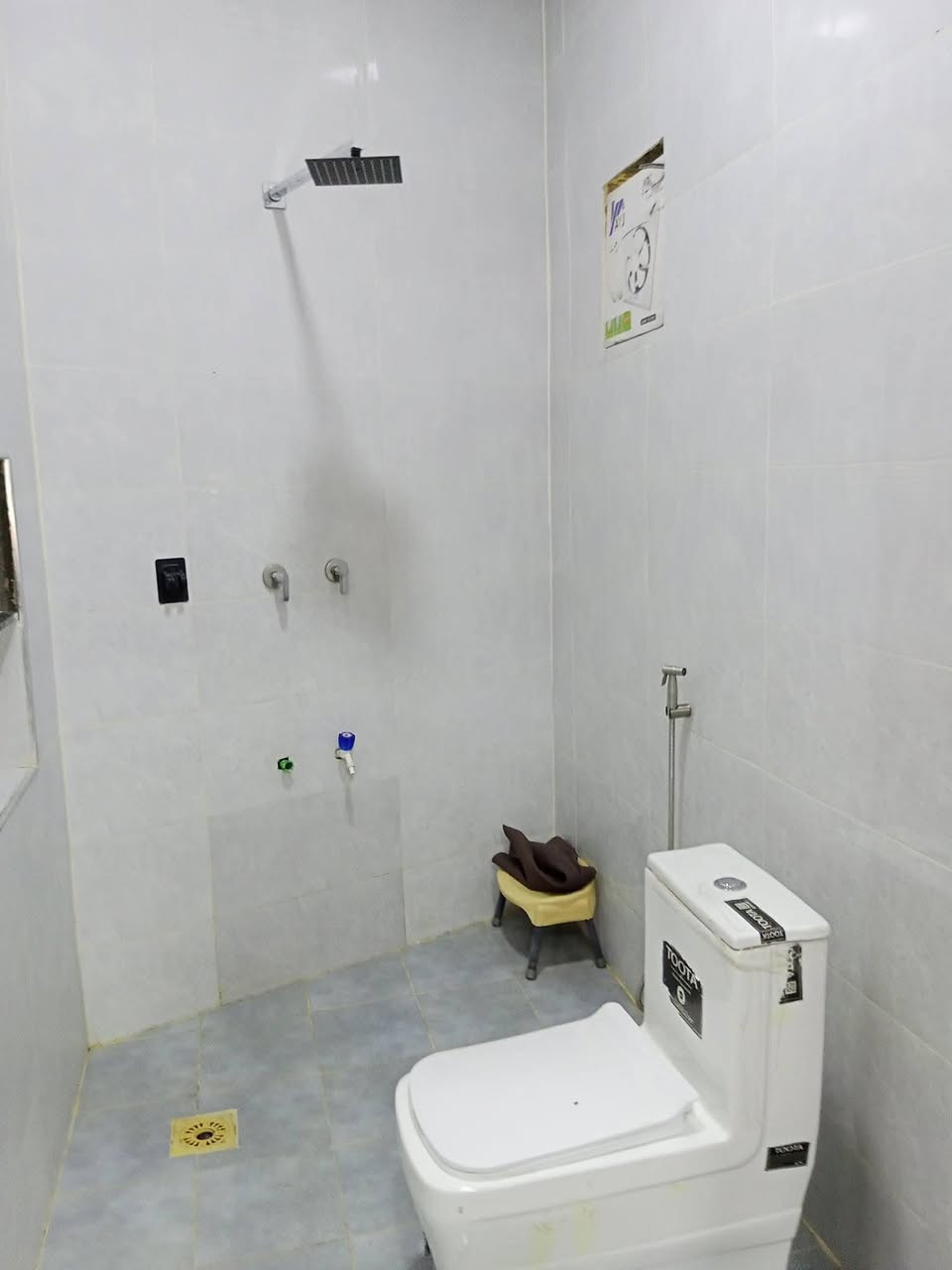 سلام عليكم بيت البيع خط أول مساحته 234 تقاطع خلف حي صناعي قرب هيبر ابو علي ستفسار  ***********
