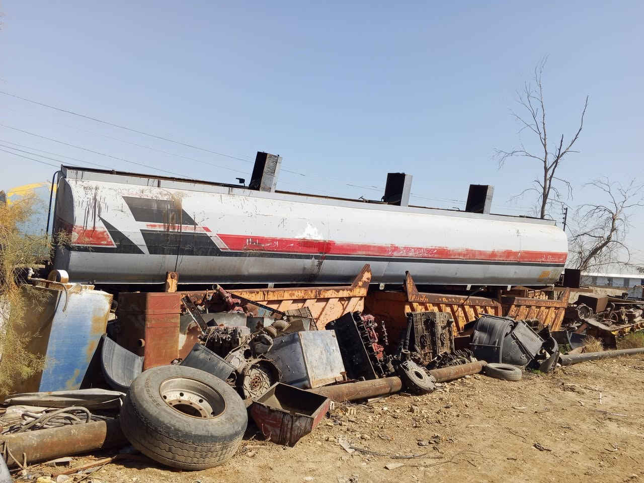 يوجد لدينا تانكيات خزن ماء نضيفه جدا مكاني جرف النداف حسين ***********
