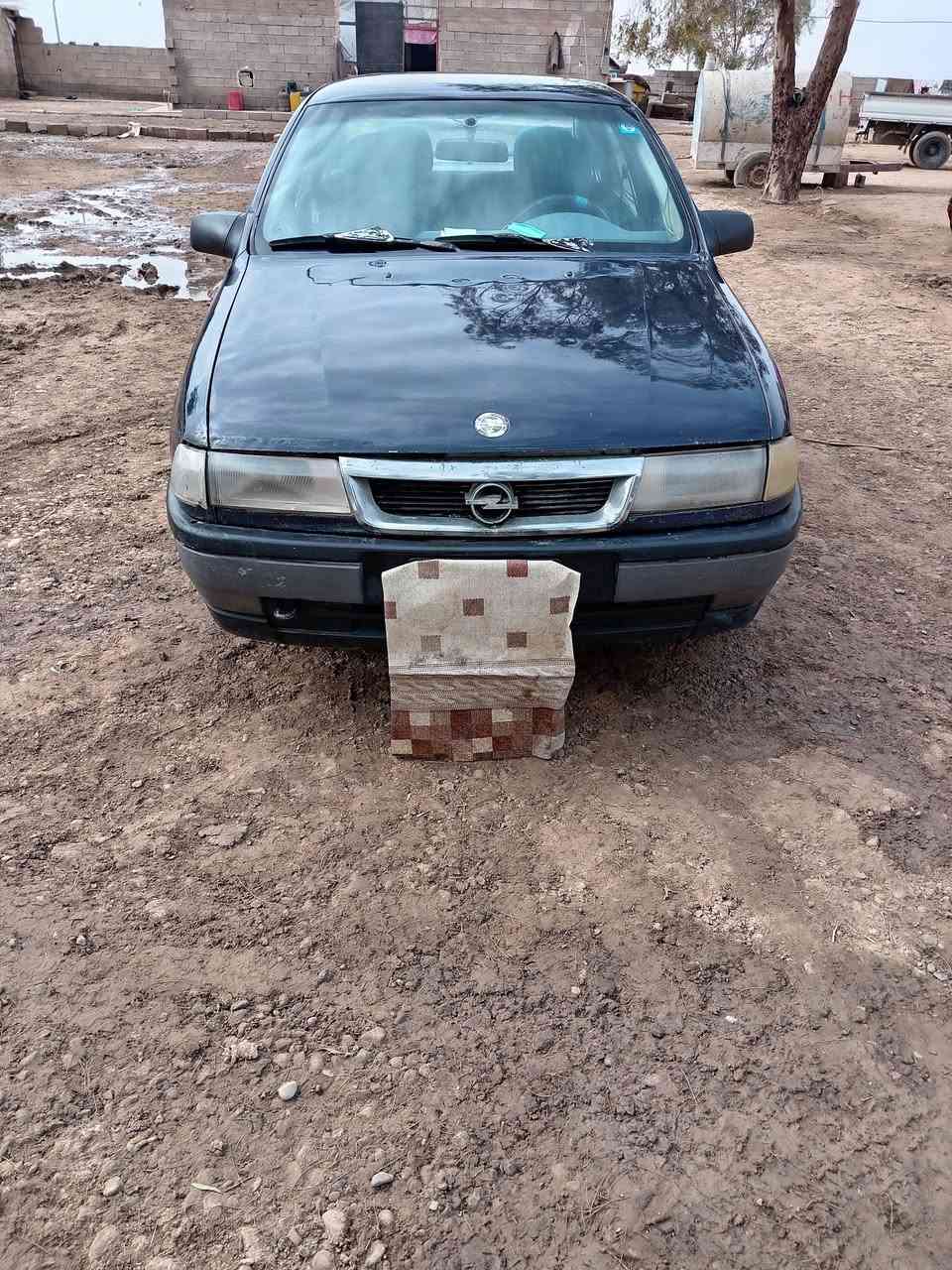السلام عليكم للبيع اوبل فكترة ١٦موديل ٩٢ رقم ديالى شرط التحويل سيارة حلوه بلادية بيهة طخة جاملغ خلفي عكس السايق المكان ديالى العظيم السعر ٣٠ وبيهة مجال بسيط *********** او ***********
