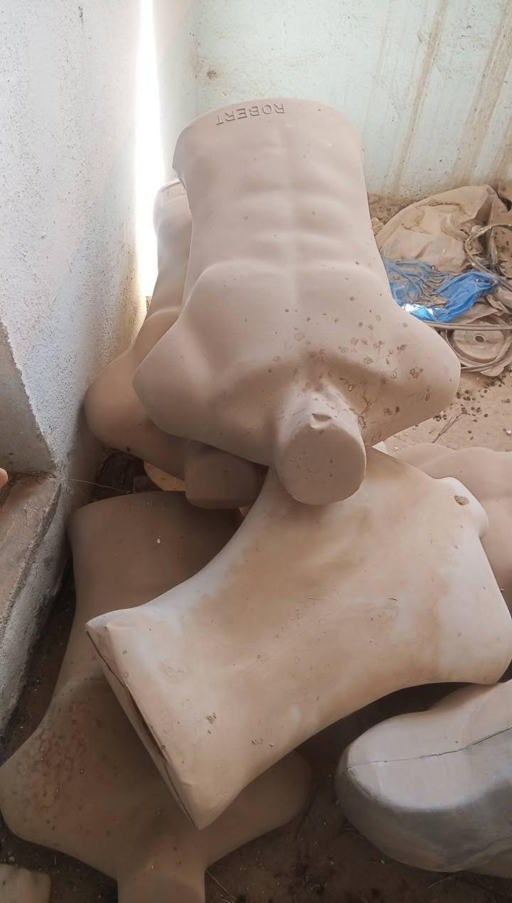سلام عليكم  اخوان متوفر مليكانات ملابس نوعيه تركيه ب اسعار مناسبه جدا جدا جدا بكميه كبيره مكان خانقين لل تواصل  خاص  او عبر واتس اب  ***********
