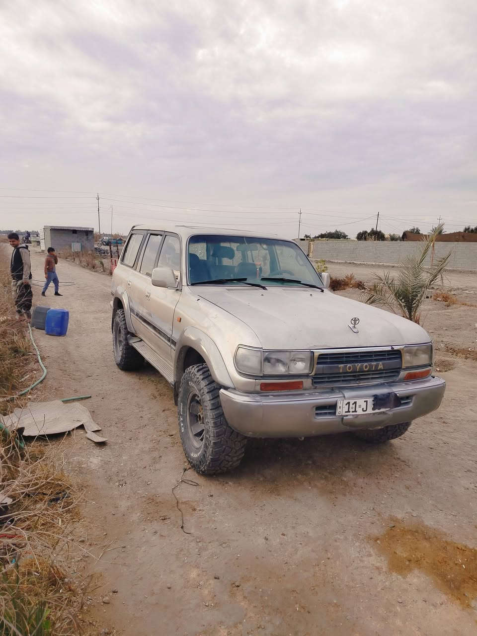 السلام و عليكم لاندكروز موديل 91   بغداد مكان السياره بابل  الاستفسار***********  سعر 50 وبيهة مجال
