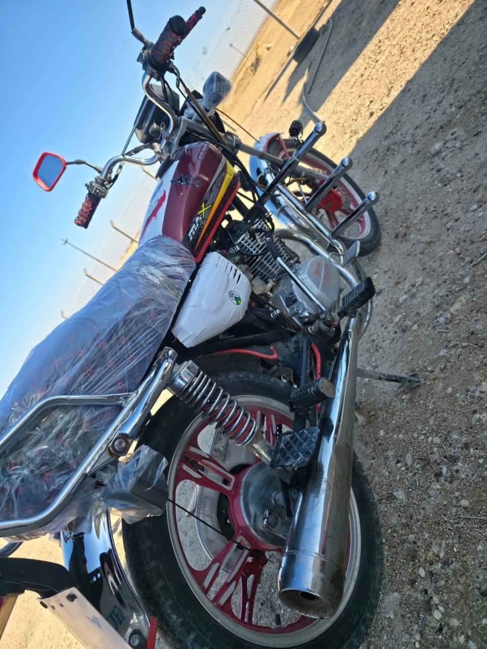 دراجة سيفاني ايراني 
موديل 2022
محرك 150
لون احمر ماروني
مكمرك
اولوياته موجودة بمرور ال18
صاحبه موجود يحولك بأي وقت 
كهربائياته شغاله بالكامل 
محرك ما مفتوح بلادي 
گير بلادي
سعره 725 الف وبي مجال
للاستفسار الاتصال على الرقم أدناه 
***********
