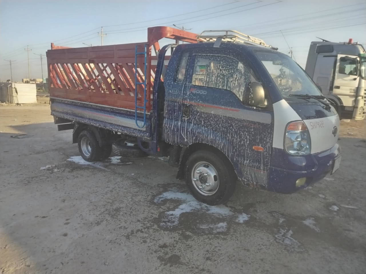 سلام عليكم كيه فحل للبيع موديل 8 محرك بم ونوزل سياره جاهزه للعمل رقم ألماني سنويه جديد وحداديه جاهزه سياره خير من الله تواير جداد محورها 14 مكان ناصريه مركز شراي يتصل *********** سعر خاص
