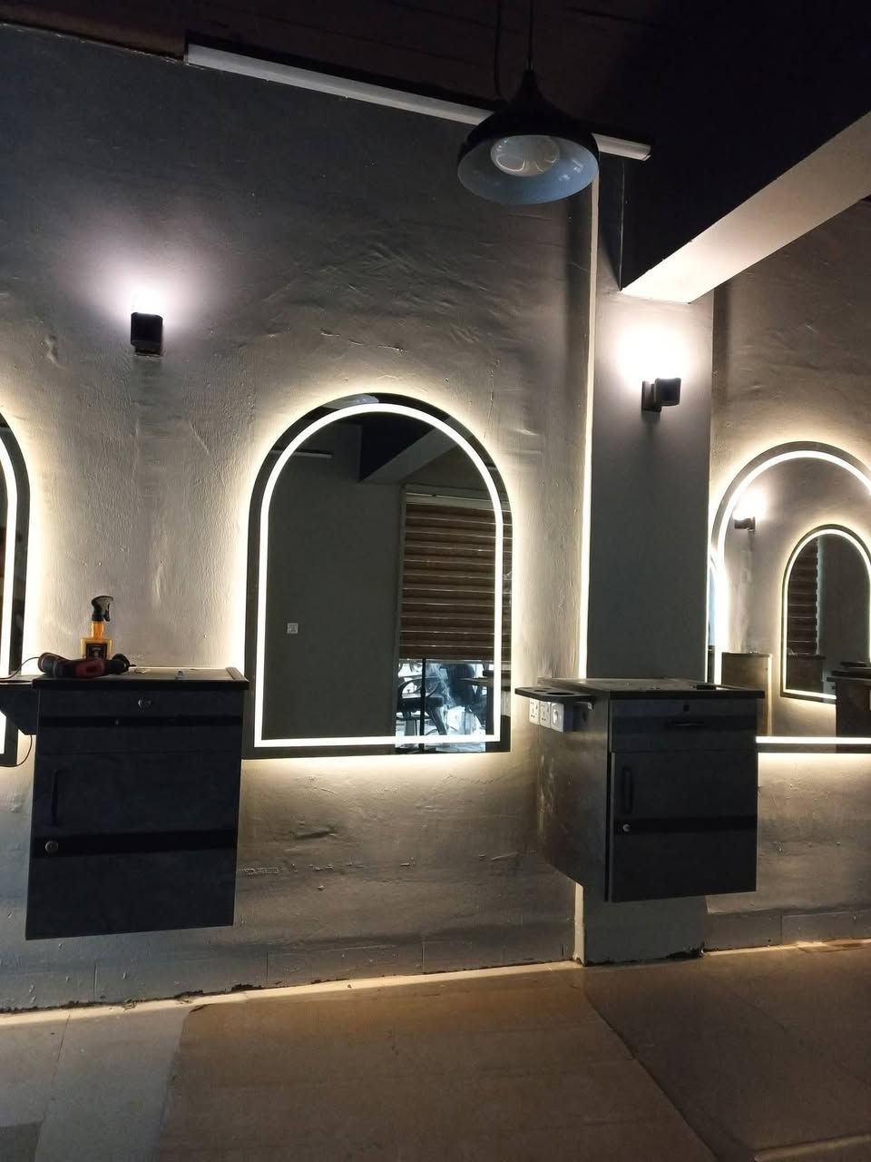 محمود گروب للمرايا والديكور بأحدث اجهزة cncو LD وطباعة اللوگو وبأسعار تنافسيه وبعمل يضاهي العمل التركي كل ماعليك ان تتصل وتطلب الشكل اليعجبك وتوصلك لباب محلك للطلب والاستفسار ***********
