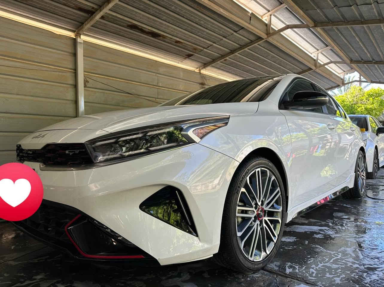 السلام عليكم للبيع 

فورتي جيتي تيربو اخت الزيروووو
ماشيه ٧١٢٢ فقط حقيقي واتعهد بهلشي

Kia Forte GT 2022 

كير Dct دبل كلج 

مكينه 1.6 تيربو  201hp

والصور الحادث مرفقه

مواصفات GT معروفه فول1/1 اعلى واخر شي بل فورتي  

فتحة سقف (سلايد)

بصمه وتشغيل عن بعد 

شاحن وايرلس 

اشاير مري 

شفتات ستيرن 

رادار جانبي

رادار امامي 

رادار تحديد مسار 

اوتو هولد

ايقاف ذاتي 

مثبت سرعه 

مانع انزلاق 

تبريد قطعتين 

شاشة جبيره 9انج 

كشنات جلد 

اناره داخليه بل أبواب وبل دشبول علامه الGT الوان عديده

هاند بريك كهرباء

تدفئة وتبريد كشنات

 سستم صوت 🔉harman kardon

تبريد بيانو +مناخ منفصل

تشغيل عن بعد

كزوز صوت بلادي رياضي 
السيارة محجوزة معوقين باقيله سنه و٦ اشهر تفك 
بيه صبغ بالبدنه الخلفيه وجوه الرقم بالصندوق الخلفي
وبارد بسيط بالذيل مال الجاملغ
السعر المطلوب ١٦٠ 
هاتف ***********
