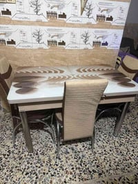 ميز طعام • ٣ كراسي • حي قاهره