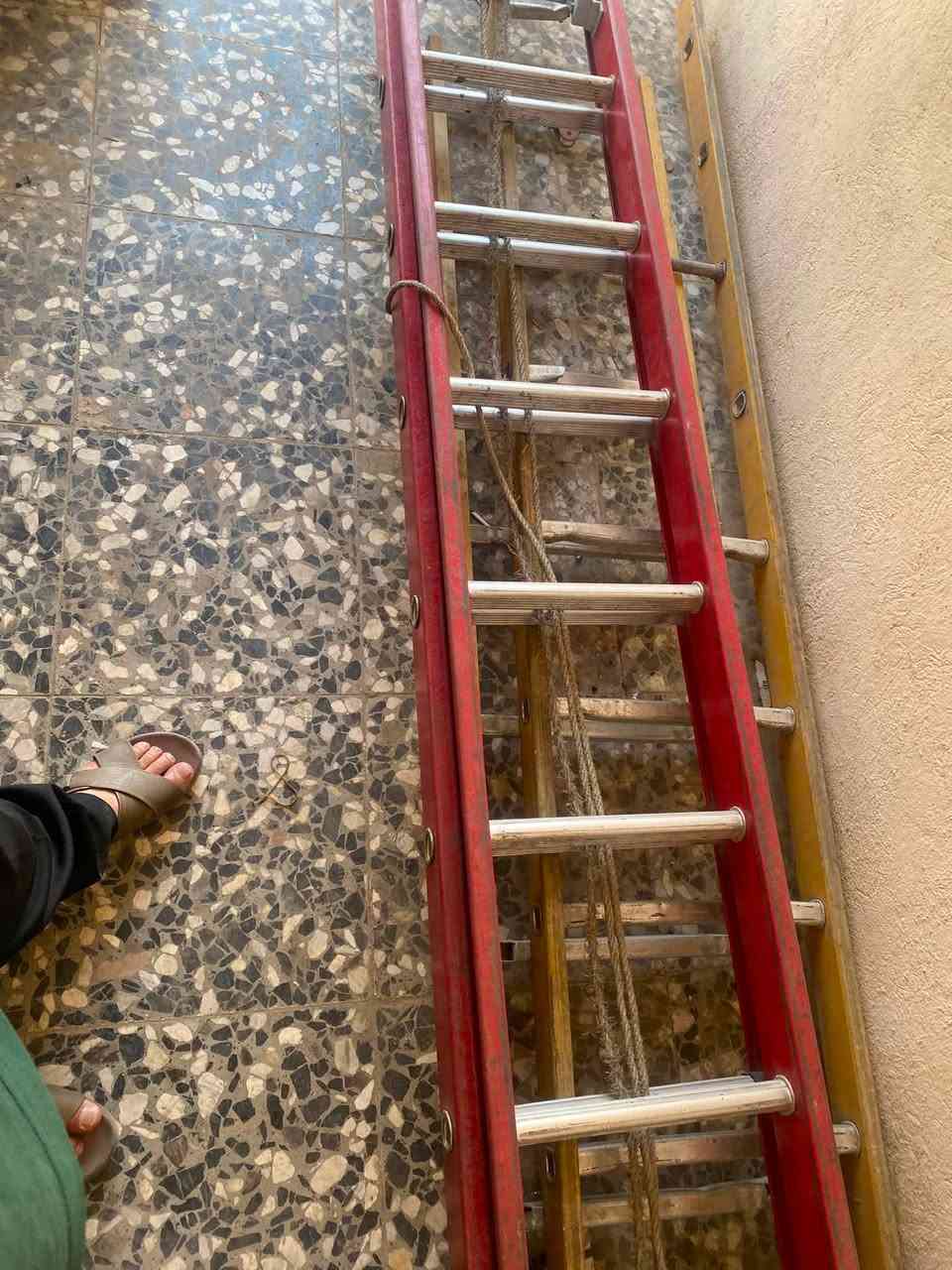 السلام عليكم درج للبيع جديد قياس ٨ متر يفتح مستخدم قليل بغداد المعامل ***********
