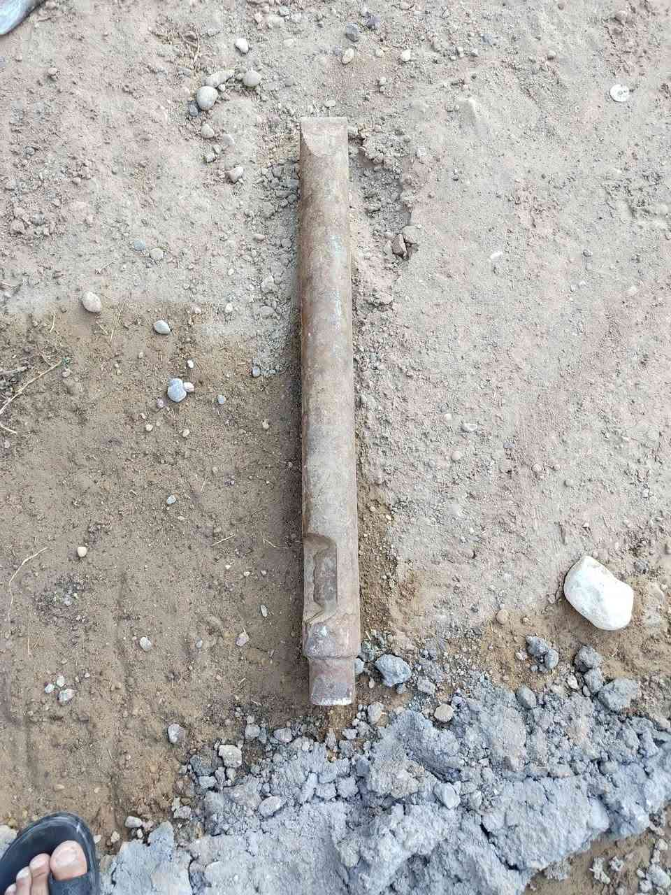 السلام عليكم قلم حفارة انجين ونص طول 75 سانتي للبيع ما مشدود على الحفارة أبد للاستفسار ***********
