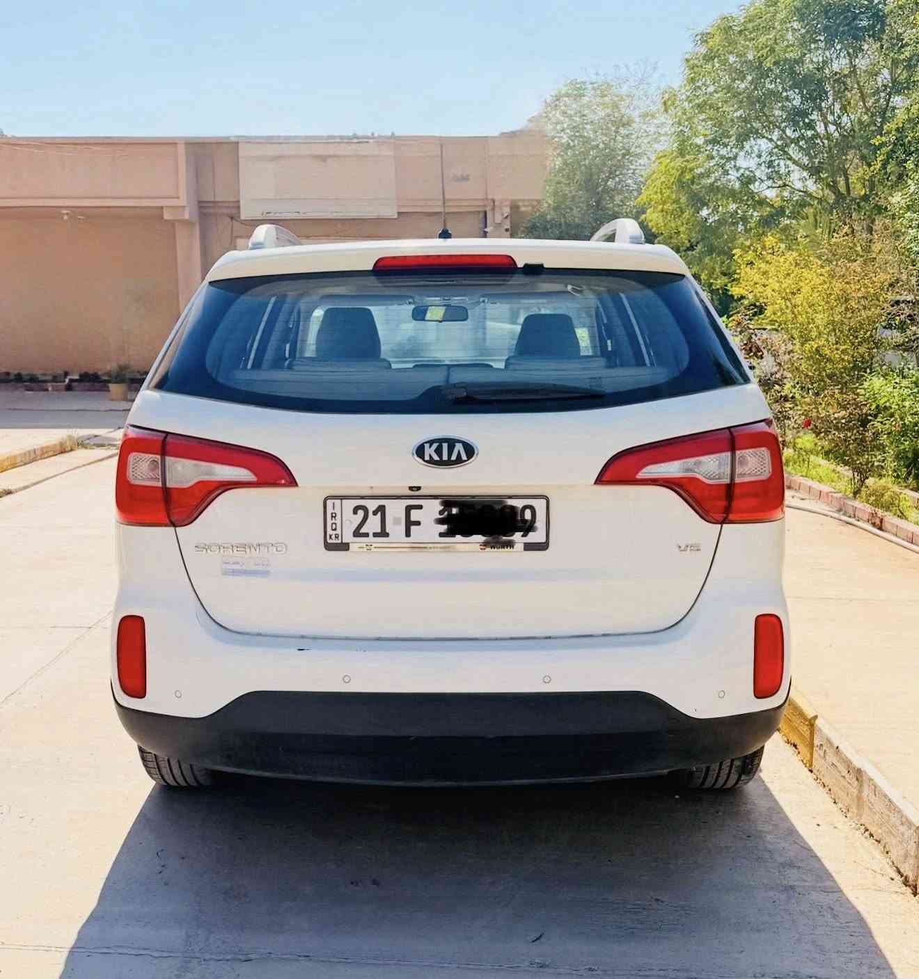 كياسورنتو موديل 2013 شكل 2014 خليجي فول موصفات واحد على واحد محرك 6 بستم 
كير و محرك شرط مامفتوح ماشيه السياره 170 الف رقم وتساب ***********
