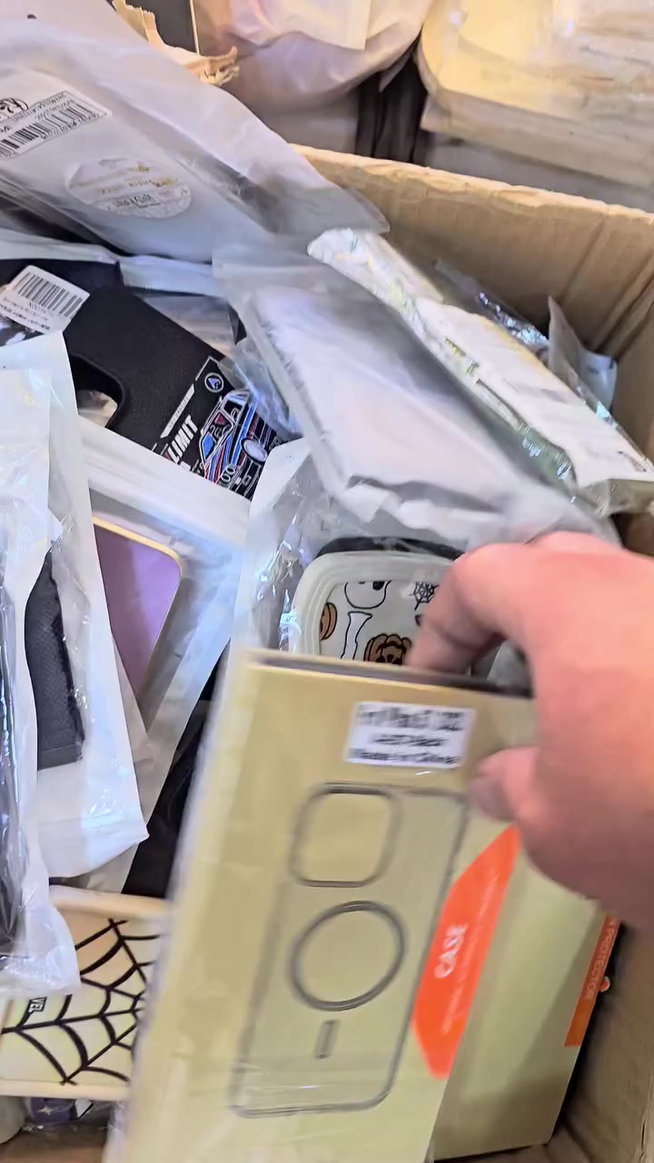 190 كفر تلفون مشكل اكثرهم ايفون وكله جديد ابيع الشلعة القطعة ب500 عنواني الموصل ***********
