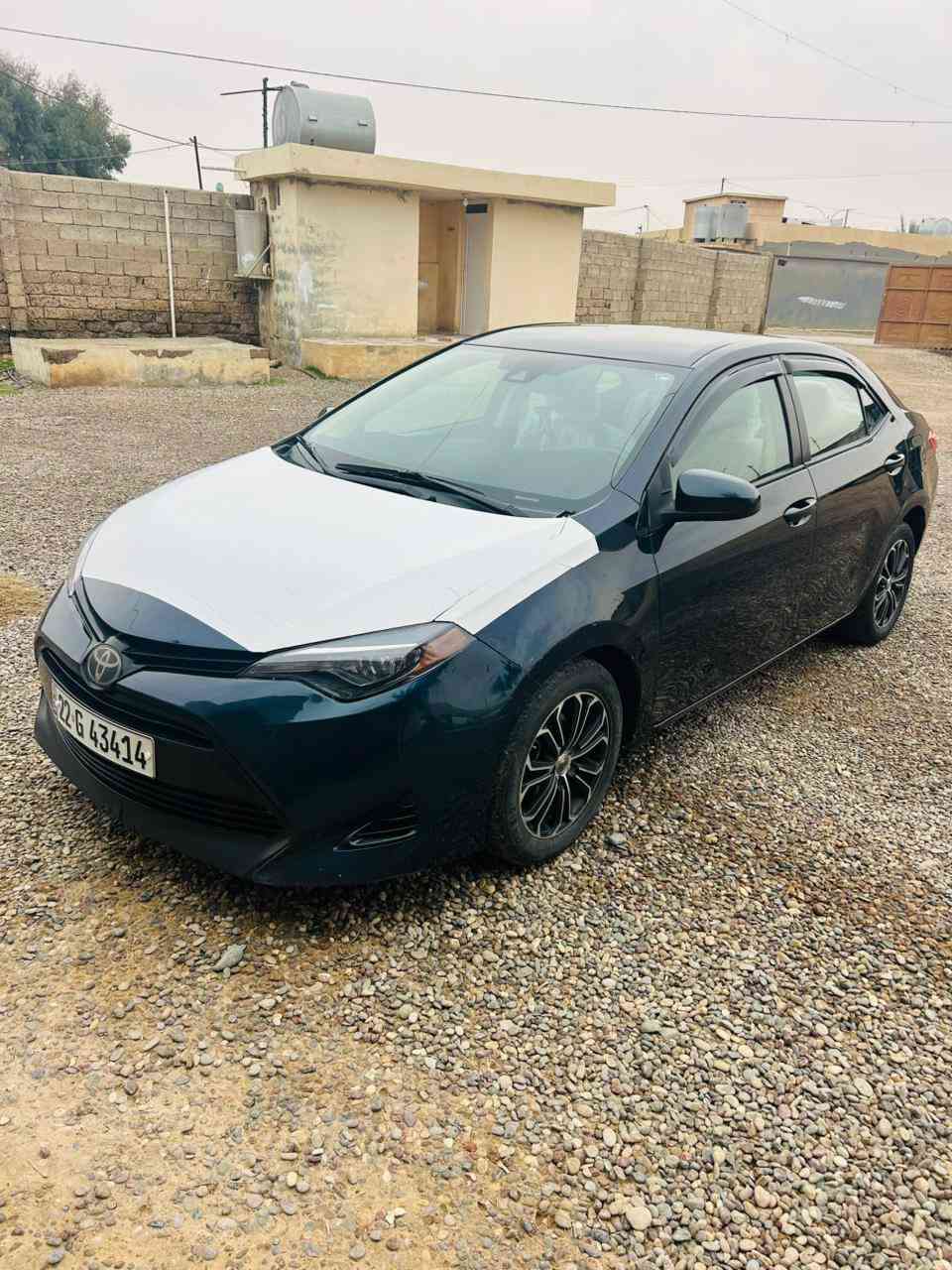 السلام عليكم للبيع كورلا 2017 
اللون زيتوني ظرر 2 قطعه بونيد وجاملغ بدون دواخل محرك 1800 مامفتوح كير شرط رقم اربيل 22
سنويه لغايه 2028 هزه جديده السعر 127 وبيها مجال 
الاستفسار الاتصال على الارقام التاليه
 ***********
***********
