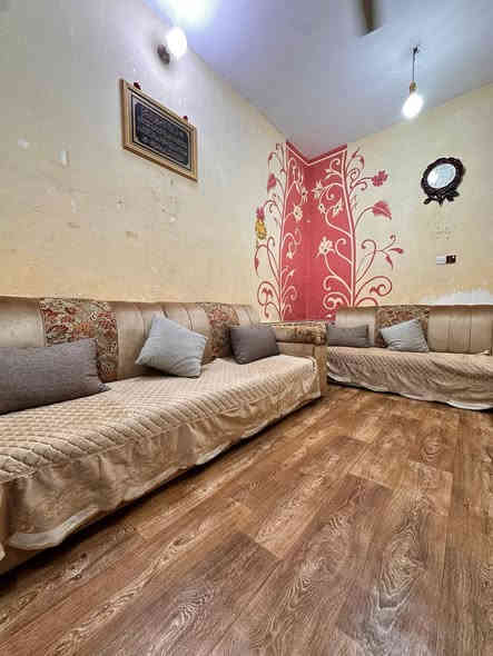 مرحبا بيت للبيع طابو صرف بالتنومة شط العرب ع الشارع موقعه كلش حلو وهذه الكليشة للأستفسار ع الخاص او الاتصال ع رقم السيد 

بيت سكني للبيع في التنومة – شارع المشروع، موقع قريب من الفلكة والشارع العام والمدارس والخدمات.
🔹 المواصفات:
  المساحة: 250 م بناء2008 بلوك يحتوي 3 غرف نوم واسعة + ديوانية + موزع + مطبخ حمام وتواليت داخل إحدى الغرف + حمام  وتواليت داخلي + خارجي
  كراج للسياره
 حديقة حلوة تحتوي على نخلة كبيرة وردة جهنمية على السياج 
 • 
 السعر 180 وبيه مجال قليل

للاتصال واتساب : ***********
