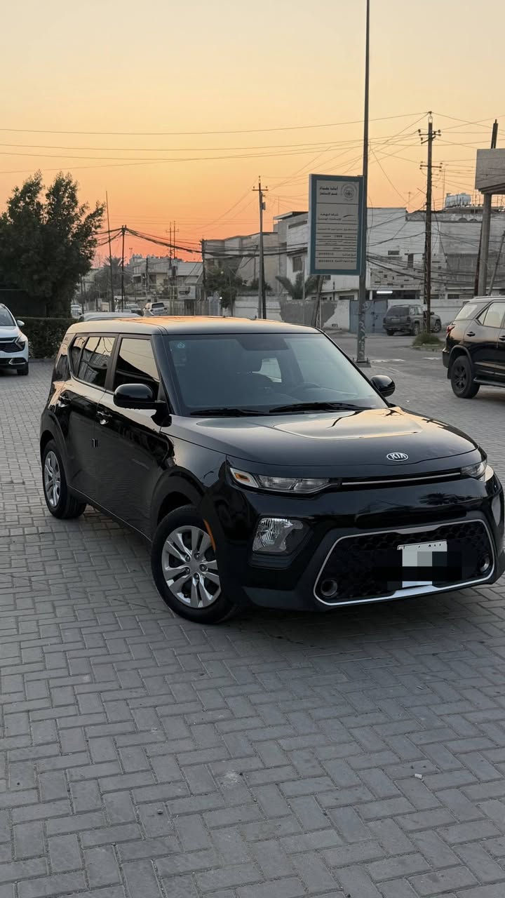 صول موديل 21 للبيع فقط
بيها صبغ جاملغ خلف الراكب مع نصف الباب 
وبارد على كد شبر بالبنيد 
باقي الكشر كله سليم وعلى فحص 
محرك وكير نظيف سيارة ماشبة 38500 الف ميل 
سيارة مال بيت واستخدام قليل 
محركها دوش 2000 
كيرها AT وليس cvt
سيارة نظيفها وتحويلها ثاني يوم 
سيارة باسمي رقم بغداد 
مكاني بغداد الكاظمية 
***********
