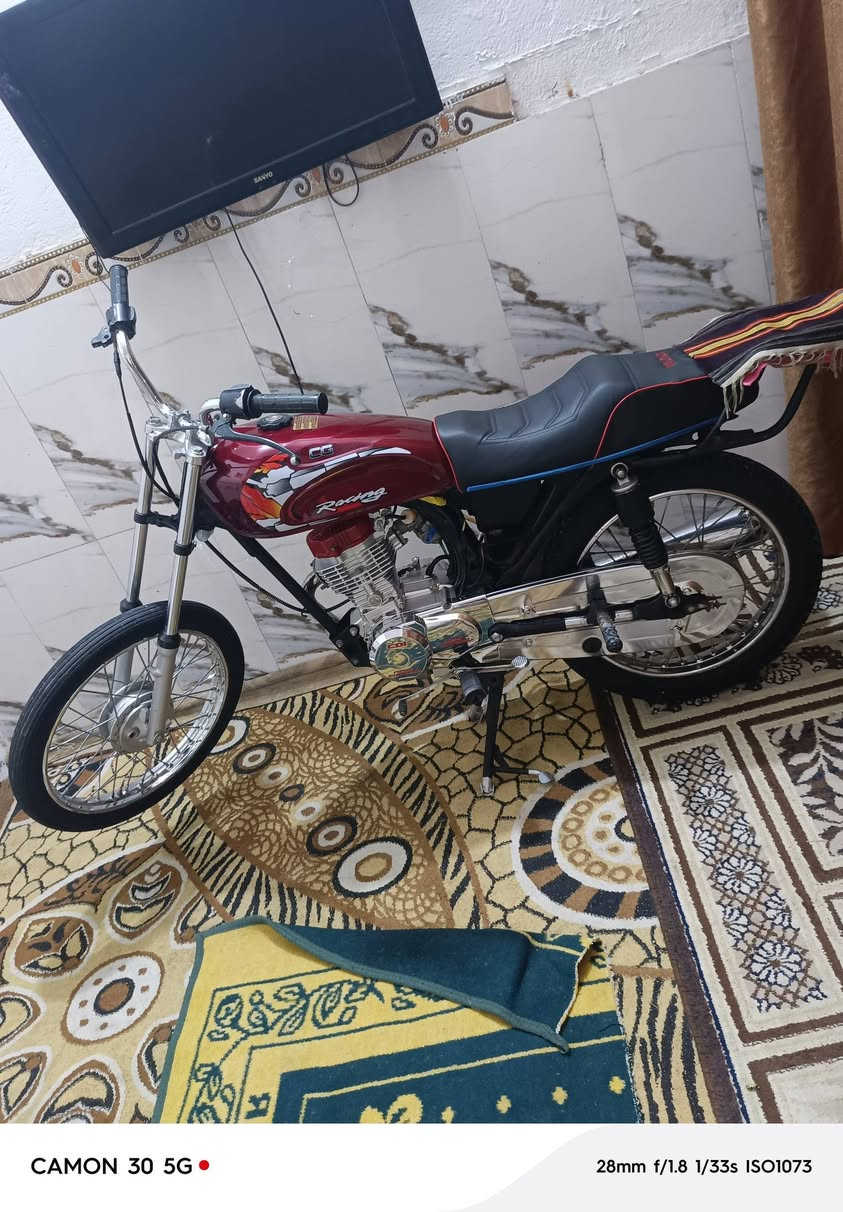 سلام عليكم دراجه تيربو صارله شهرين معمره مكفوله كفاله عامه جديده مثل ماموضح بصوره بدون اوراق السعر 700 وبيه مجال بصيط 
الستفسار ***********
