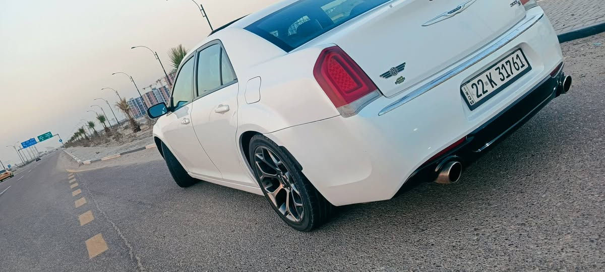 السلام عليكم رمضان كريم 
السيارة موديل 14 اصل (( أبيض صدفي ))كفالة عامه توويل مكينه 3600 سياره جديده بمعنى الكلمة وجاهزة من جميع النواحي السعر 220 العنوان البصرة 
***********
