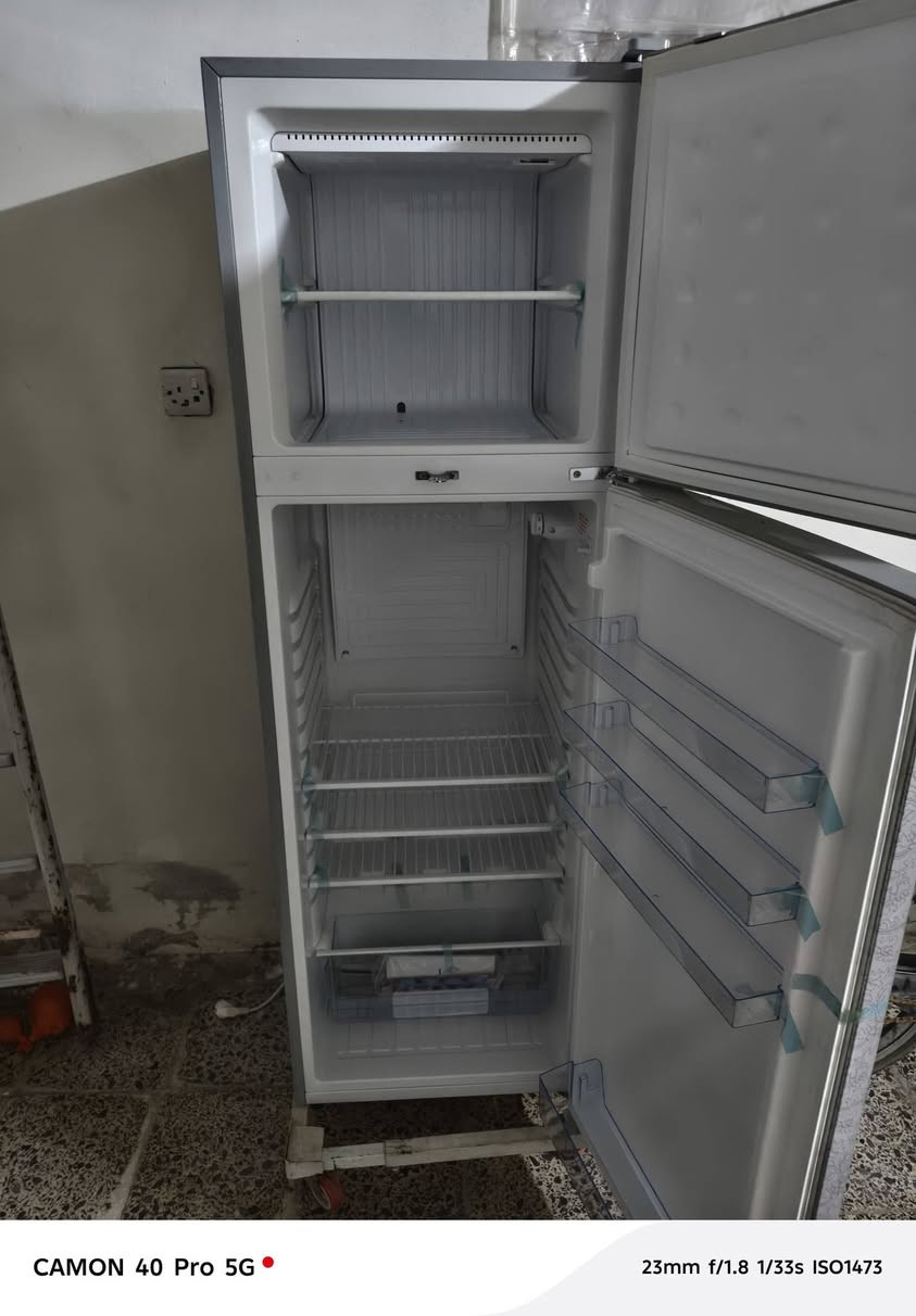 ثلاجة غير مسخدمه للبيع التواصل على الرقم *********** موصل حي الوحده
