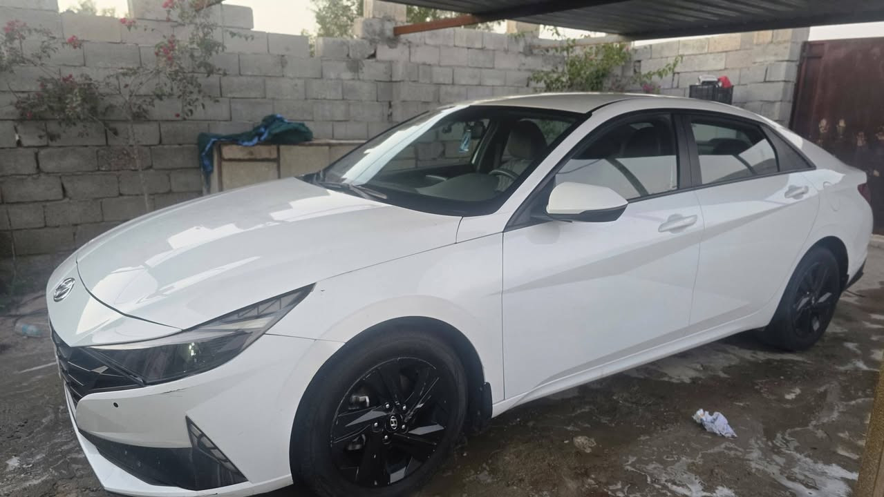 النترا خليجي 21
مواصفات عاديه 
محرك 2000  دوش 
السياره بيه حادث ضرر بسيط بالشاصي بجهة السايق 
و مصلح و راجع الهيكل الخارجي ما بي صبغ فقط البنيد مبدل نفس اللون رقم بصره عندي بيه وكاله 
السعر140 و بيه مجال 
***********
