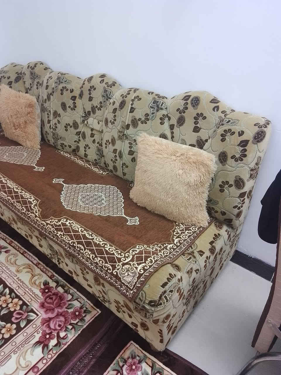 ديوان للبيع نضيف حيل شغل عراقي 10امتار السعر 200الف ***********
