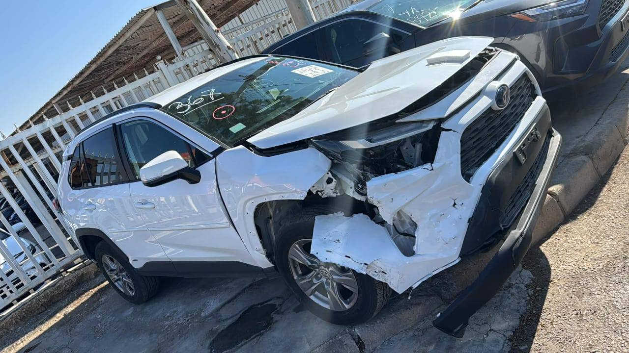 رف فور هايبرد موديل 2024 بدون صبغ السعر 245 وبيها مجال شي قليل منفيس تترقم جميع المحافضات ماعدا القليم مكان السياره ناحية الزاب التصال ***********
