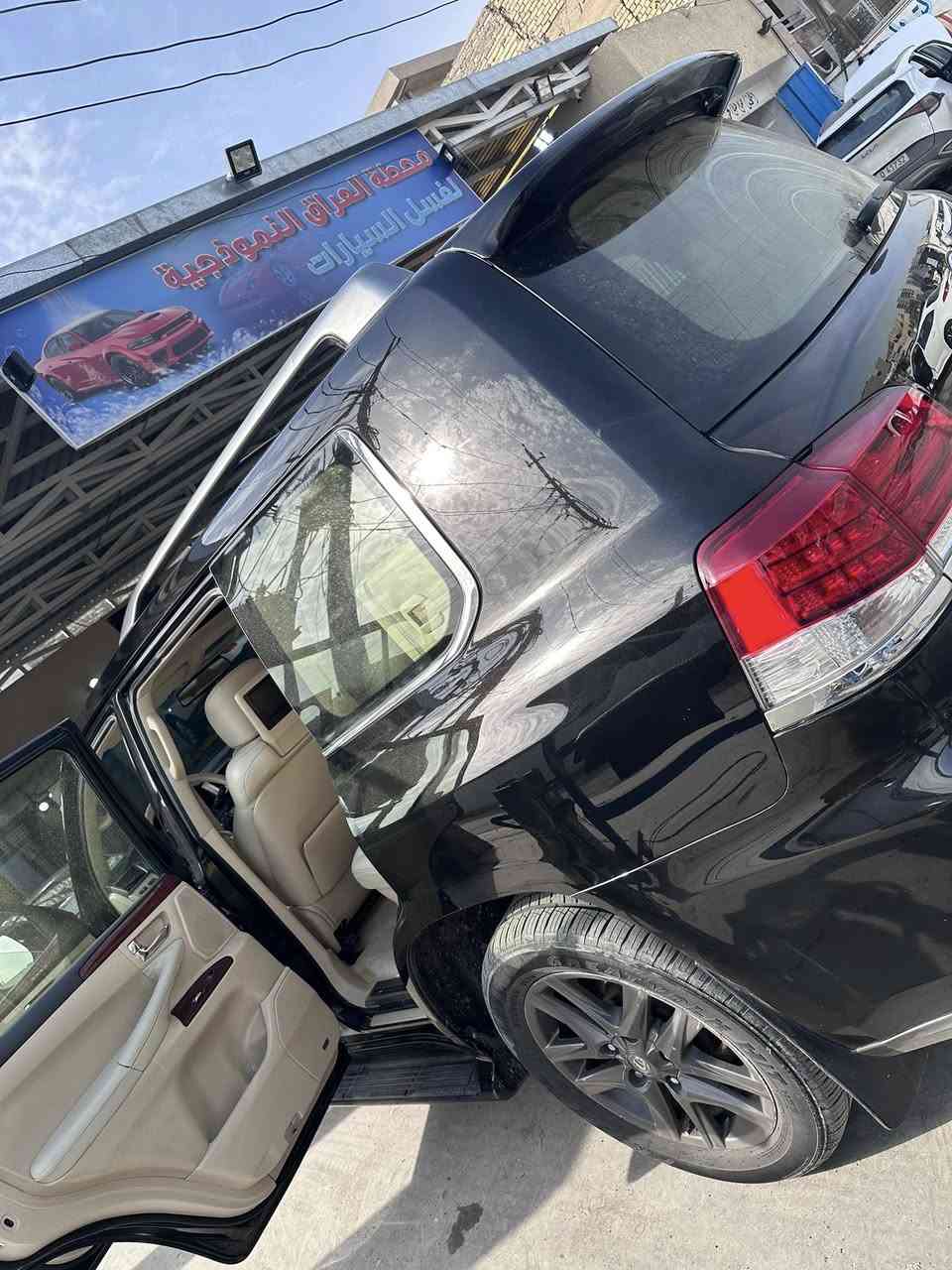 للبيع لكزز اف سبورت مديل 13 ماشيه 150 حقيقي سياره بيه اربع اصابع صبغ والسونار معروض ***********
