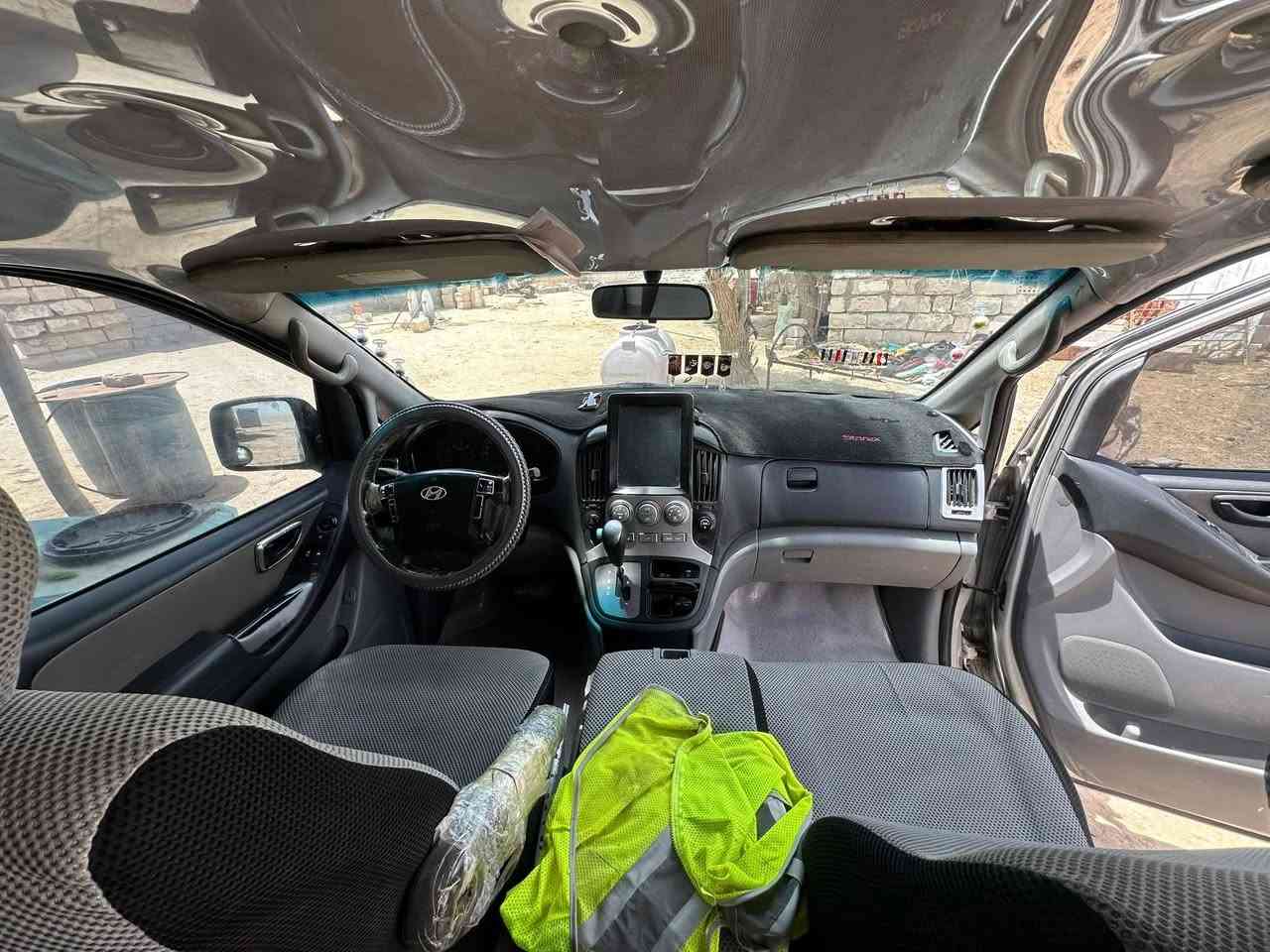 سلام عليكم مكلف بنشر سياره  ستاركس كفاله للبيع  السعر ١٣٨$استفسار العنوان البصره ***********
