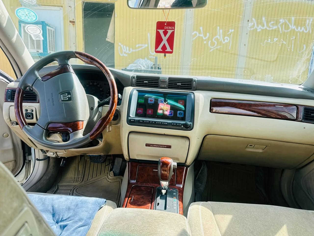 السلام عليكم ملكه قرار 48 شرط فتره شهرين 3 دكم كرستال اصل شاصي 75 محرك دي فور الكبير. بسمي. تحويل مباشر كفاله عامه عده الكصه قماره (كصه قماره فقط )
لون ابيض خضراوي 
تبريد 
سياره تحويره نجف فوك وجوه عارف 
سياره عوازل دشبول 
تخم تاير. 
برده خلفيه
تحكم ستيرن 
مثبت سرعه 
مكان سياره نجف خان النص 
سعر 128 وبيه محال 
الستفسار اتصل ***********
