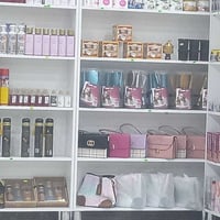 كوزمتك • فاترينات • اغراض