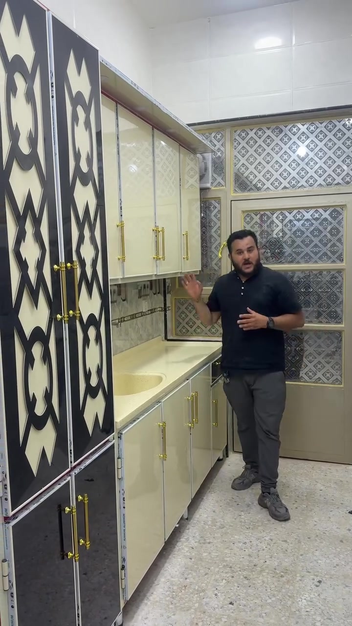 احذر التقليد 
 
سيت كاونتر فخم 
 سنك مرمر درجة اولى مترين 
ملحق مترين دبل رف ارتفاع 90 سم 
فاترينا عمودية عرض ٦٠ سم ارتفاع مترين و30 سم 

المواصفات 
• بوري الالمنيوم صيني درجة اولى ضمان 5 سنوات 
• كريمي مطعم بلاسود 
• يدات ذهبي + انارة + شفقة 
• رفوف بليت صفر 7 متانة وقوة ومجسر
• ضهر بمسامير تونك مو برغي  
• نرمايد حفر تشريح مو سريعة 

خدماتنا 
•نشتغل جميع القياسات  والاحجام والموديلات الصينية والتركية والايطالية والخليجة 
•ويوجد كادر هندسي الاخذ القياسات داخل بغداد والمحافظات القريبا 

السعر 850 الف فقط 

التوصيل بغداد شامل الشد والنقل مجانا 
اطراف 25 الف 
محافظات قريبا بعد الاتفاق


**إذا كنت صاحب هذا الإعلان وتريد حذفه لأي سبب، رجاءا أرسل رسالة إلى الدعم الفني**