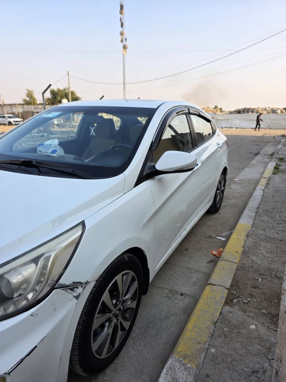 السلام عليكم
للبيع اكسنت خليجي موديل 2017 رقم بغداد بأسمي سنوية جديدة مكفولة من الصبغ والتبديل محرك 1600 مواصفات فتحة + تحكم ستيرن + ويل كب + شاشة ماشية 118 مكاني بغداد الكرخ للأستفسار الاتصال على الرقم ***********
