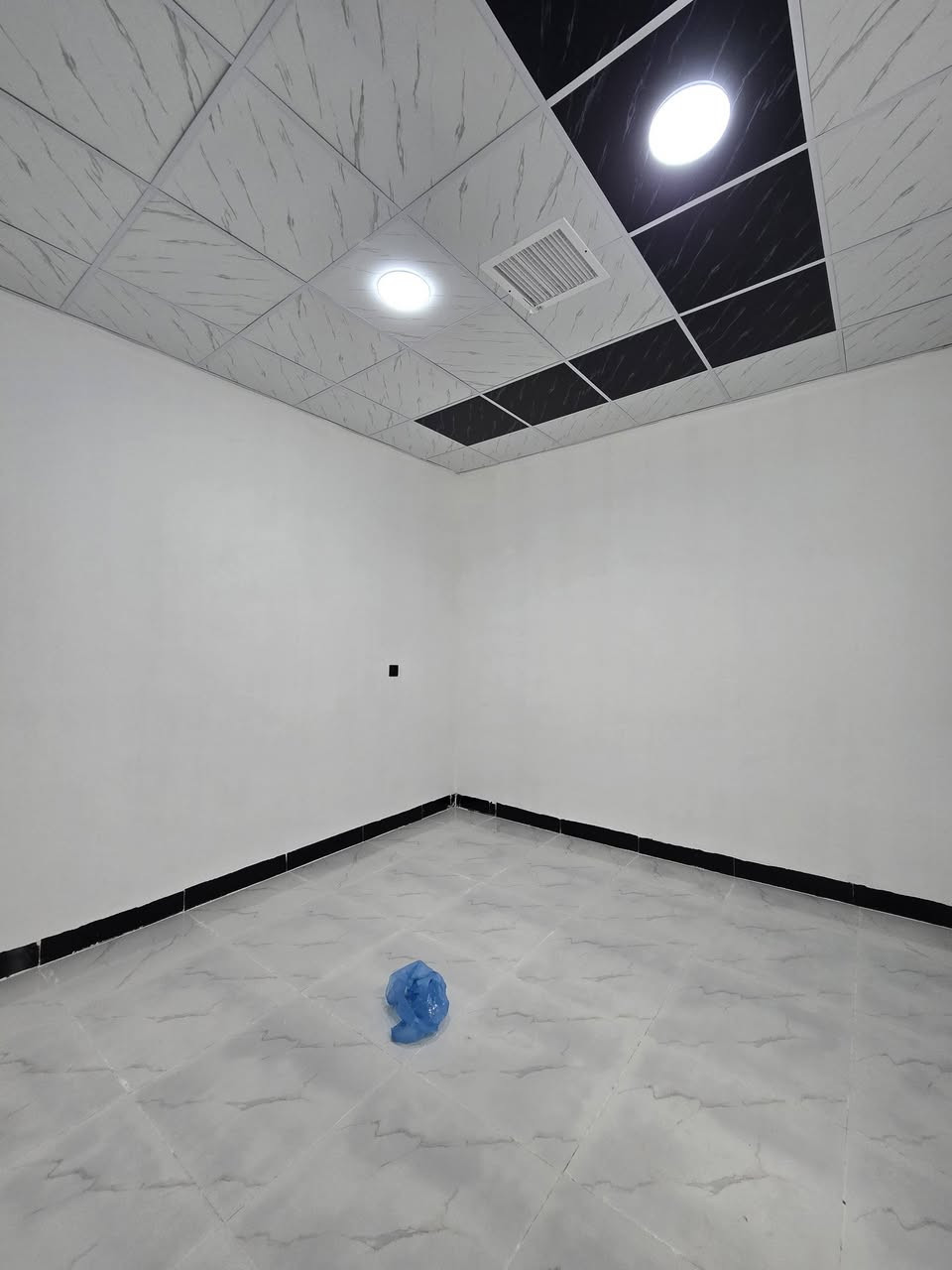 دار ين للبيع ١١٠ متر رقم فول كاشي بيت جديد سفر مامسكون احد
موقع كركوك دروازاعلي طريق سليمانيه قريب جامع خديجه
شراي يتصل 
*********** اسيا
***********كورك
