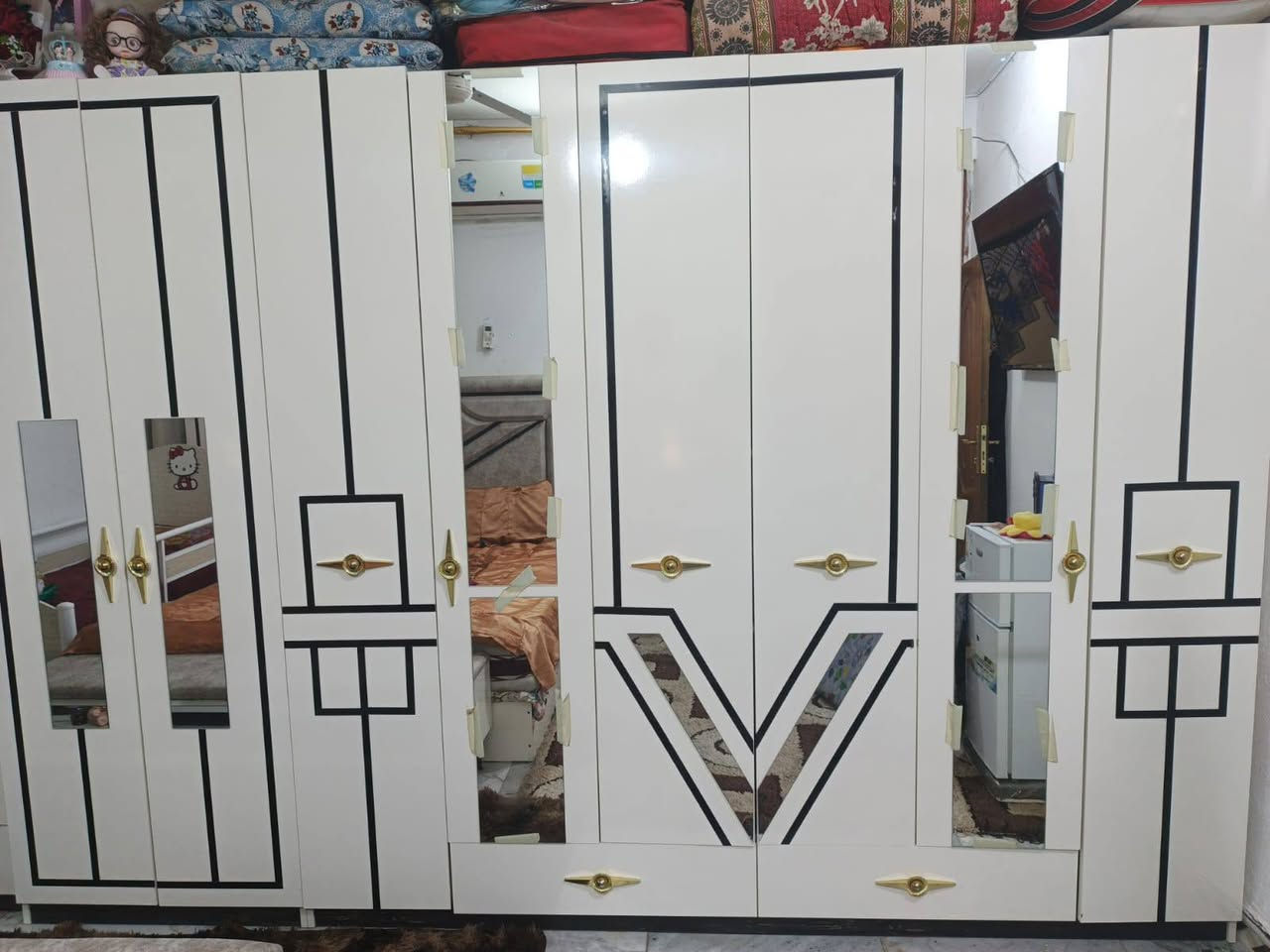 سلام عليكم غرفه للبيع استعمال خمس اشهر بيع بسبب سفر نضافته شخط مابيه فول نضافه امنت الله نضيف كلش كنتور بلوك الداخلي كلش جديده  جربايه مخزن بيه ***********
