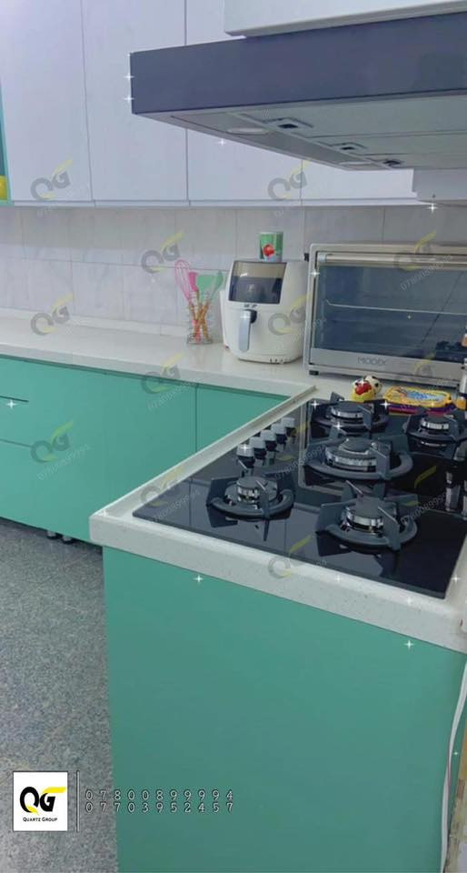 للبيع كاونترات ممرطبيعي وطباخ مع جلسه وبيها خزن  وميز طعام كلهم سيت واحد استعمال قليل جداً شغل تفصال للاستفسار الاتصال على الرقم ***********

