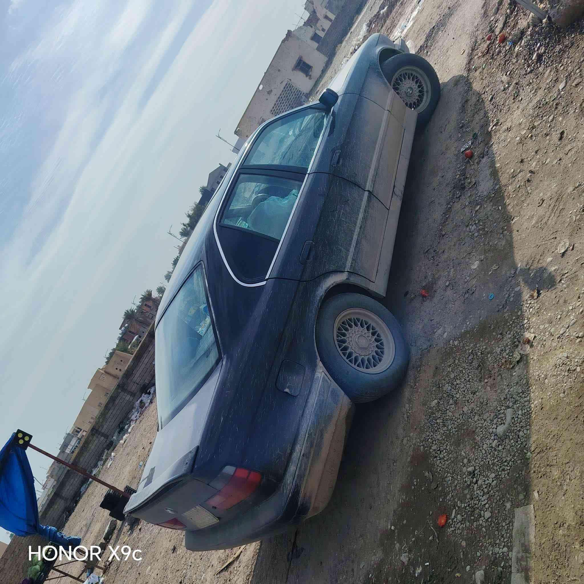 السلام عليكم بي ام للبيع 525 رقم رقم صلاح الدين ألماني سنويه لل٢٨ مكينه ٢٨ مكينه وكير شرط مامفتوح بيها برغي بنكه كهربائية سيارة مكفوله منل حادث سيارة مكفوله منل خياس تخم تاير جديد ويل خليه سياره مصبوغه للجماليه داخله فرن،،
سعر سياره♡{ 58}وبيه مجل 
 موديل ٩٣ داخل جلد سلايت شقال سيارة فول،، مكان السيارة صلاح الدين بيجي الاتصال على الرقم ***********
