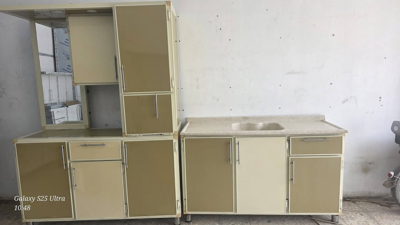 كاونتر مستعمل نضيف جداً للبيع مكاني نجف توجد خدمة توصيل ***********
