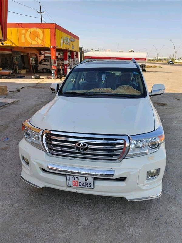السلام عليكم لاندكروز GXR V8 2015 محرك 4600 السيارة ماشية 198,000KM ... رقم بغداد...  السعر $30,800
***********
