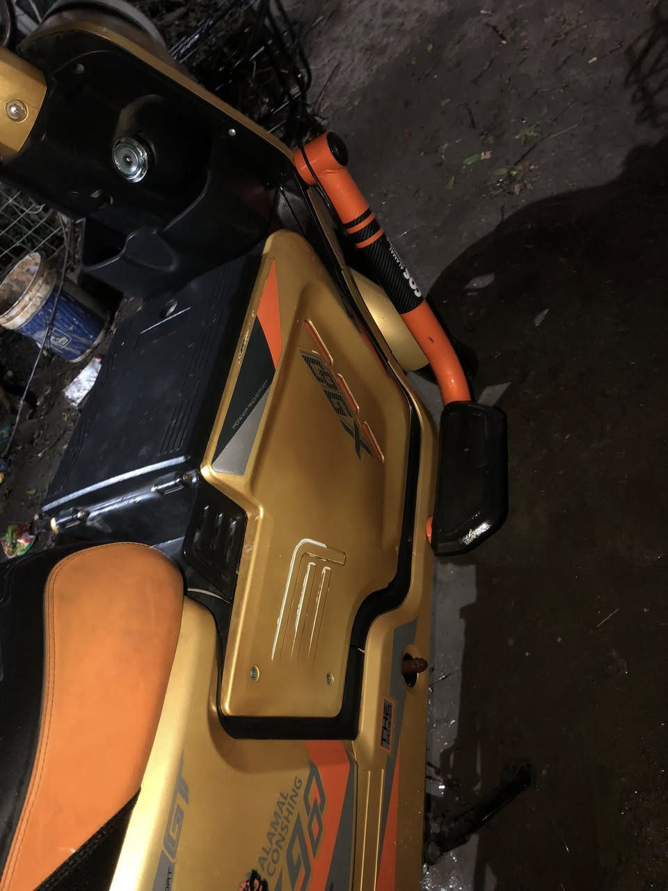 دراجة شحن x900 نضيفة استعمال رجال جبير بطاريات ضمان كاملة ما بيهة اي نقص سعر 550 وبيهة مجال واتساب *********** مكاني البصرة المعقل
