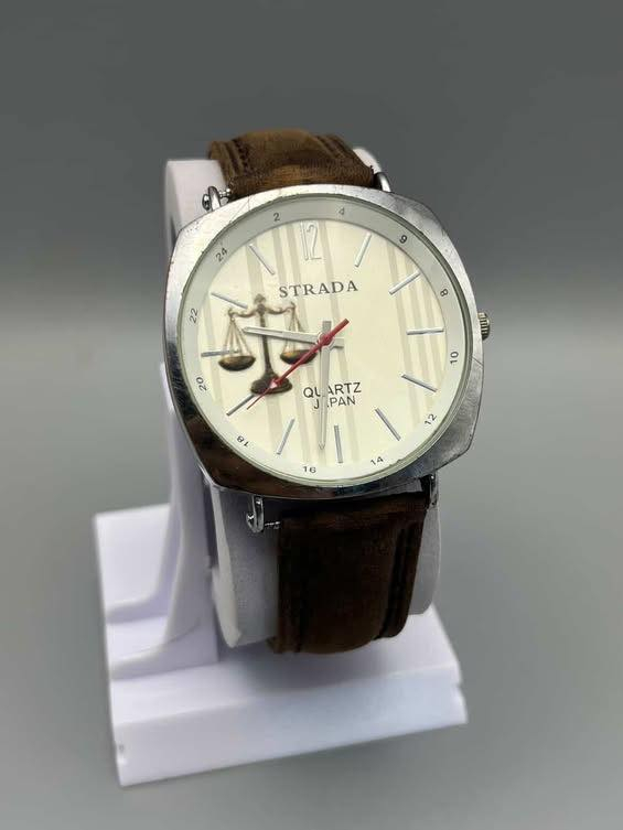 السلام عليكم  ساعات بالة قطع شغالة ونضيفة وماركات عالمية
للتواصل خاص او واتساب ***********
