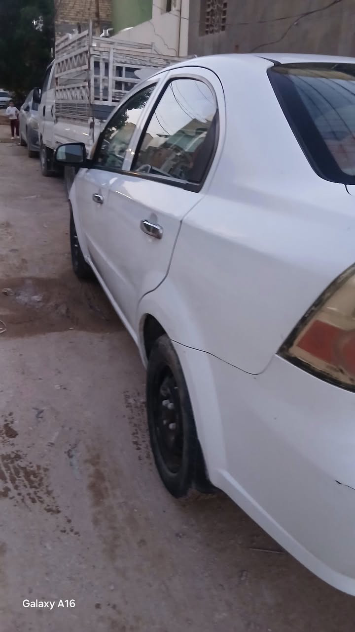 سلام عليكم 
سياره افيو مديل 13
 مكينه امسكر 
بيه بس باب وره سايق مصبوغه بدون دواخل
و دور مال جاملخات الوره  
السعر77
مكان نجف 
***********
