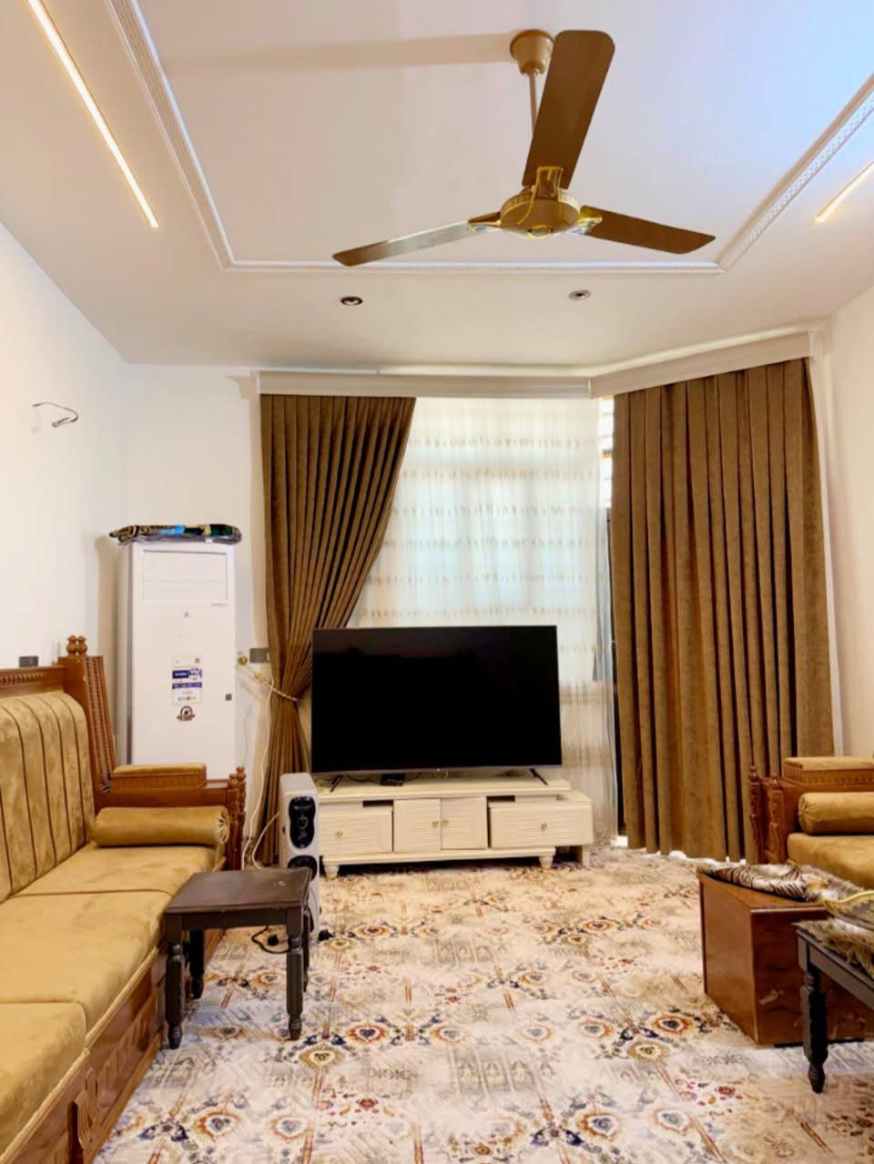 ♦️دار سكن للبيع زراعي سند 25 
♦️الموقع حولي الجامعة  حي الثقافة
♦️المساحة 140 متر  10 ❌14
♦️بناء مسلح طابقين استقبال ومطبخ وصالة وغرفة نوم صحيات 
♦️الثاني غرفتين نوم 🛌 وصالة وصحيات 
♦️الارضية بورسلاين 
————————
للاستفسار اكثر مراجعة مكتب الضياءين للعقار او الاتصال على الارقام 
***********
***********
