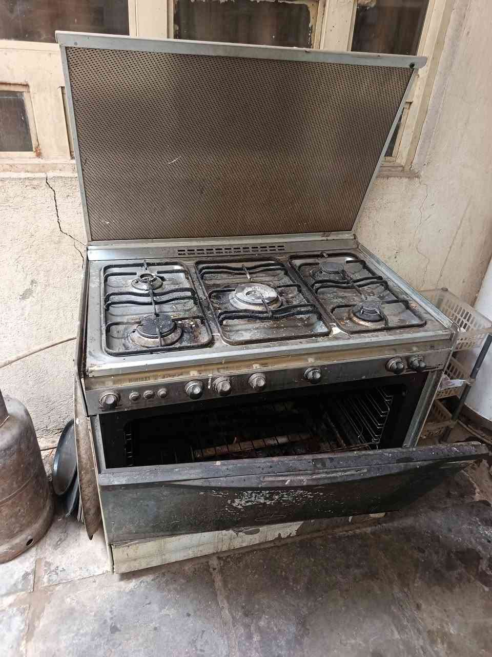 ورشه تصليح الطباخات انواع الطباخات صيانه واقعيه
متواجد باي مكان  رقم الهاتف اتواجد واتساب
***********
