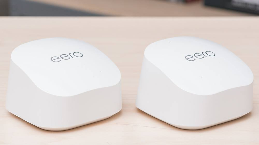 +eero 6  قطعتين  جديدة سعرها ١٢٠ الف💢
 نظام راوتر شبكي (Mesh WiFi 6) مصمم لتوفير سرعات جيجابت (حتى 1 جيجابت/ثانية) وتغطية واسعة للمنازل تصل إلى 140 متراً مربعاً للجهاز الواحد، مما يلغي المناطق الميتة. يتميز بتقنية TrueMesh، دعم قنوات 160 ميجاهرتز


**إذا كنت صاحب هذا الإعلان وتريد حذفه لأي سبب، رجاءا أرسل رسالة إلى الدعم الفني**