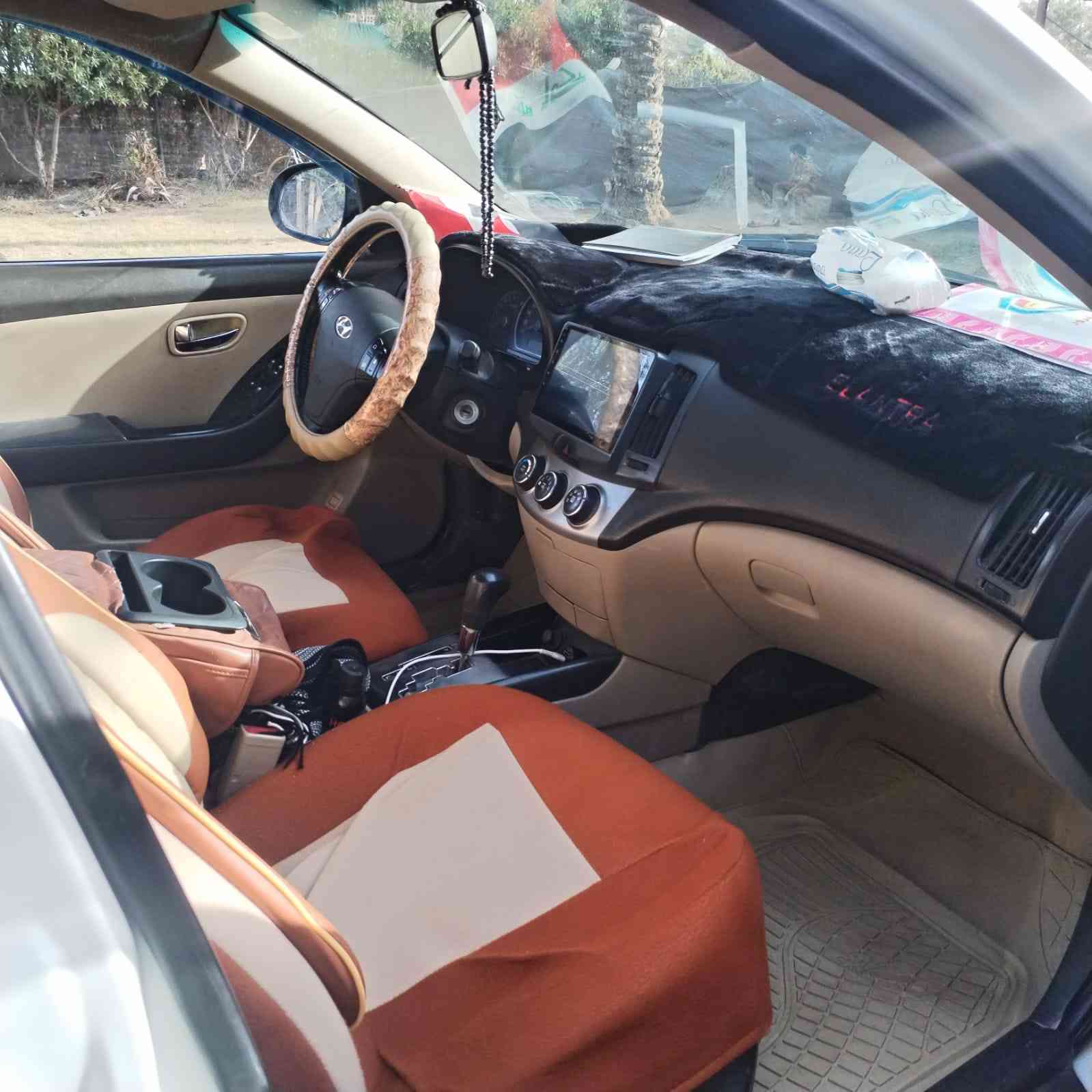 مكلف بالنشر
السلام عليكم 
النترا 2011  رقم شريط نكليزي  (تدفئه تبريد)
رقم بغداد  باسمنا
تخم تاير جديد
باتري جديد
سياره جاهزه ماناقصها شي
تفاصيلها ( حزام ، ضربتها جاملغ بدون دواخل) بيها بخار قليل جدا.
السعر  106 بيها مجال 
*********** واتس اب او اتصال فقط
