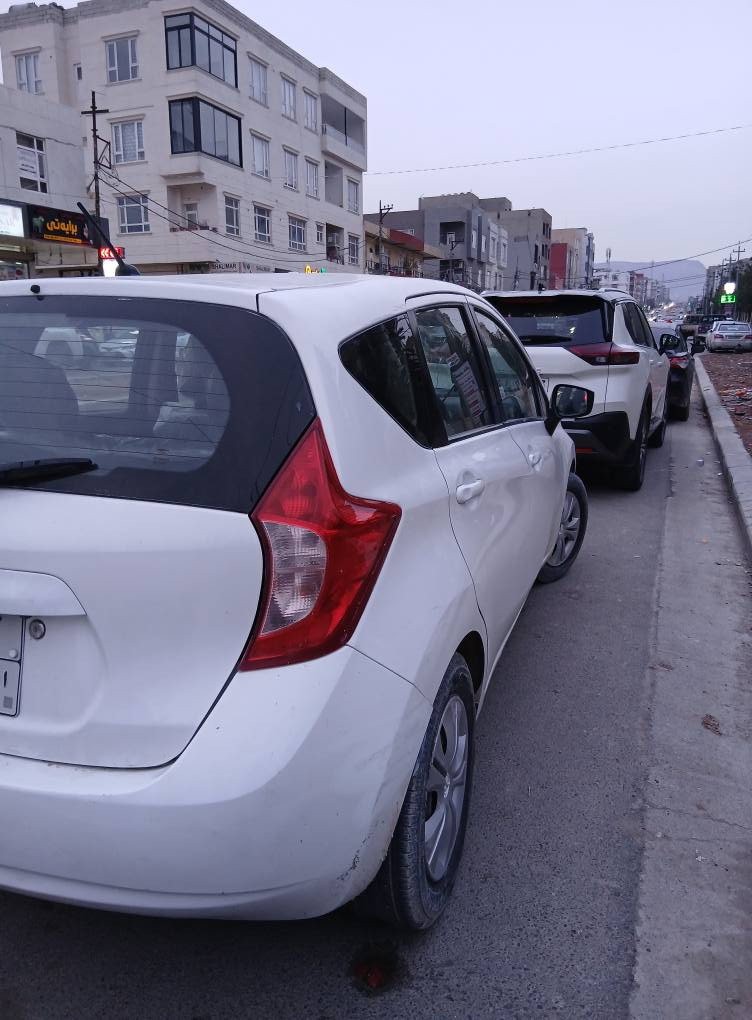 نيسان فيرسا نوت 2016 مواصفات شاشة كاميرة نظام اندرويد يوتيوب تحكم ستيرن كير توماتيك بجم وصندوق كبس بيها جاملغين سايق ونفر صبغ بدون حادث ونص باب السايق صبغ
گير ومكينة وتبريد وكهربائيات مكفولة
تخم تاير دهن مكينة تغليف كشنات صدر كله جديد
نقص فقط بوربرين خلفي
سعر 93 شوية مجال
مكان دهوك
*********** واتساب دهوك, العراق
