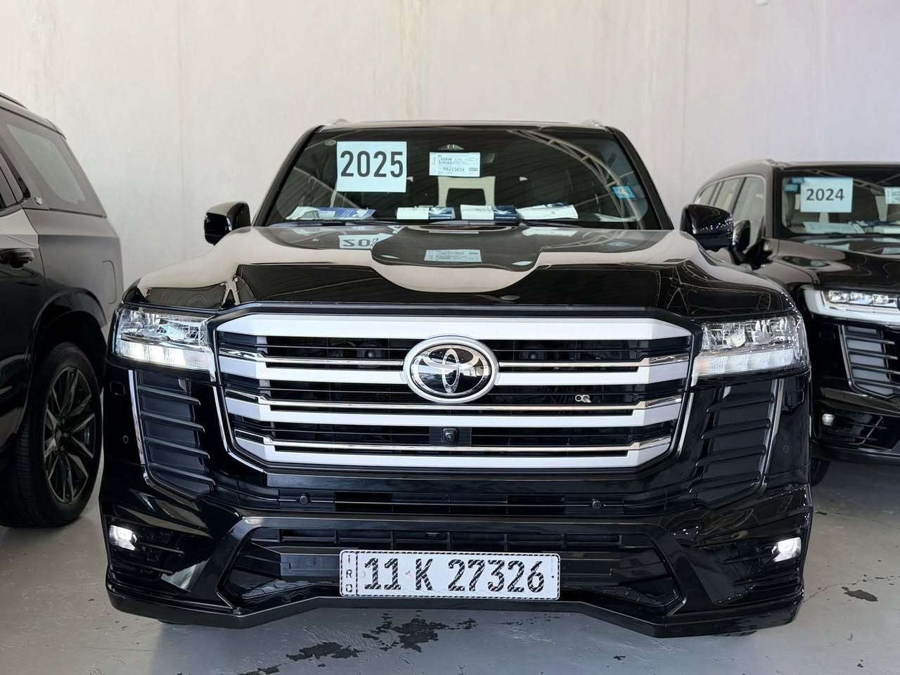 للبيع لاندكروز 
 2025 بريم 
السياره كفاله عامه بحاله الزيرو 
فئه GX.R مكان السياره بغداد معارض البياع 
للستفسار *********** حيدر
