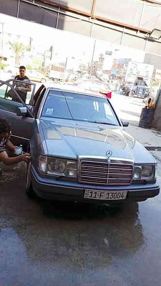 السلام عليكم سياره مكفوله صبغ الجماليه موديل 1988 البيع سياره مال جني كلش نضيفه مكينه كير مكفول ***********
