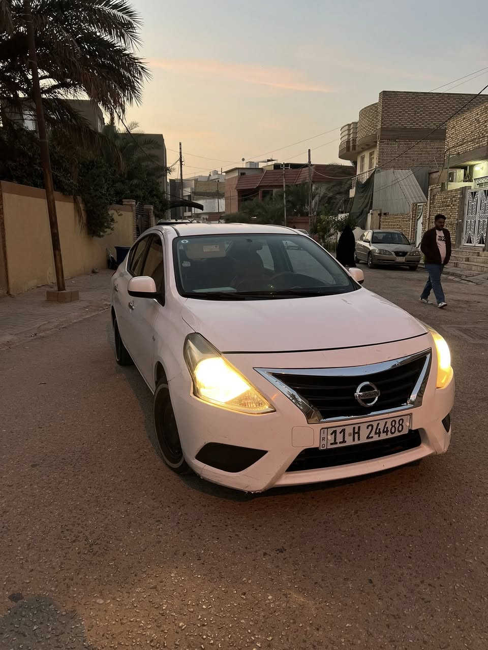 السلام عليكم
صني 2018 رقم بغداد انكليزي مميز
سنوية لل 2028 
بأسمي السيارة 
بيها فقط باب السايق رش ومكانين بارد وسونار موجود
السيارة جاهزة على اخر حبة مابيها نقوصات
السعر 105 وبي مجال بسيط حگ الجية
للأستفسار ***********
