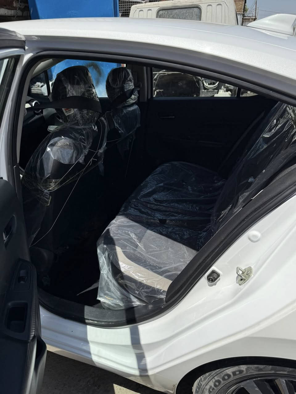 بيع مستعجل 
عندي سياره للبيع ////***********
مكاني بغداد
 وسياره رقم بغداد سياره جديده  فقط  بيه صبغ قطعتين 
 موديل 2020 سياره جهازه
