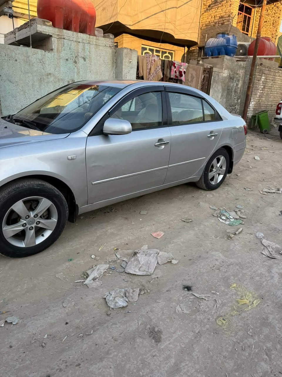 سوناتا موديل ٢٠٠٩ وارد خليجي حادثها باب السايق قطعة واحدة فقط داخل بيجي نص فول سيارة جاهزة بدون اي نقص رقم اربيل انكليزي تريد تحويل تريد وكالة ... السعر ١٠٧ مكاني الحلة شارع ٦٠ هاتف ***********
